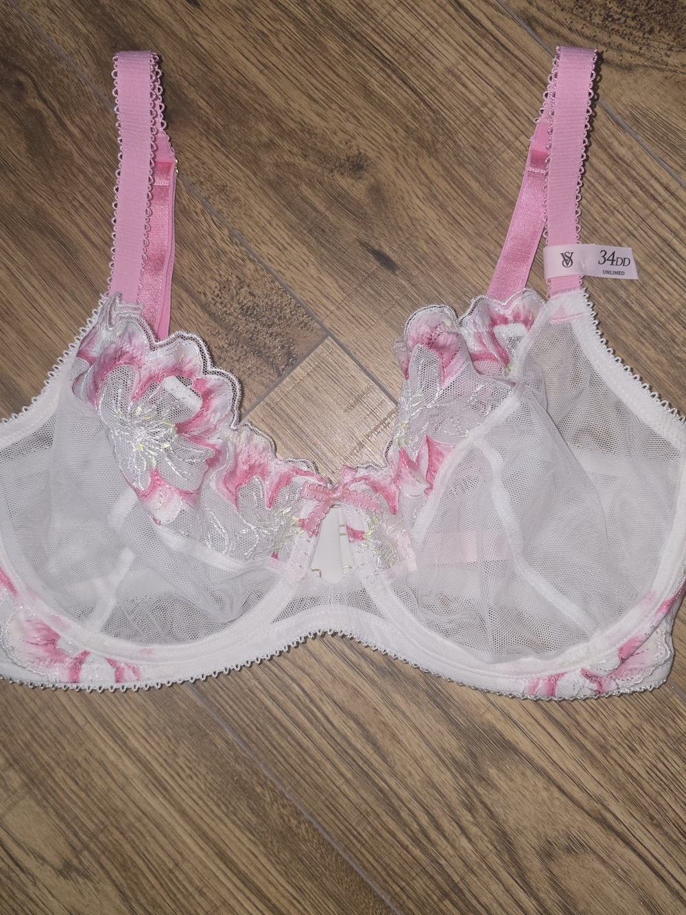 NWT Victoria’s Secret Dream Angels Unlined Floral Embroidery Demi Bra - 34DD